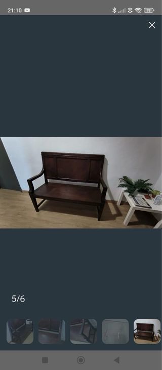 Banco de madera oscuro