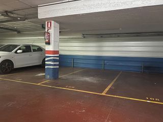 Garaje en alquiler en Ca n'Anglada en Terrassa