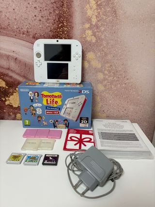 Nintendo 2DS Blanca y Roja con Tomodachi Life