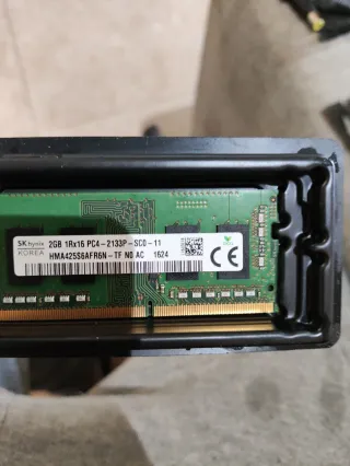 SK hynix 2GB DDR4 PC4-2133P