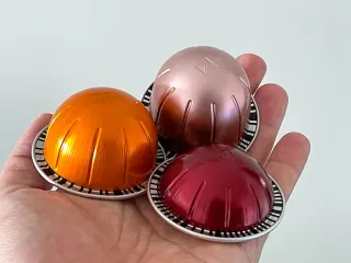 Cafetera Nespresso Vertuo Pop Negra