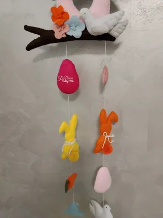 Casetta pasquale in feltro decorata