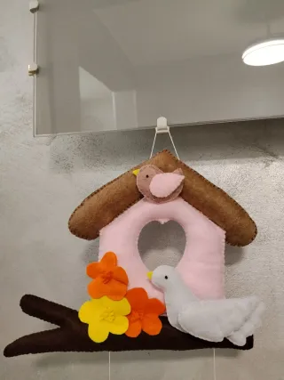 Casetta pasquale in feltro decorata