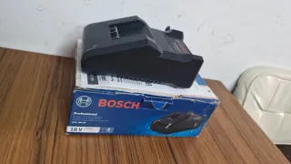Cargador Bosch Professional 18V 4A