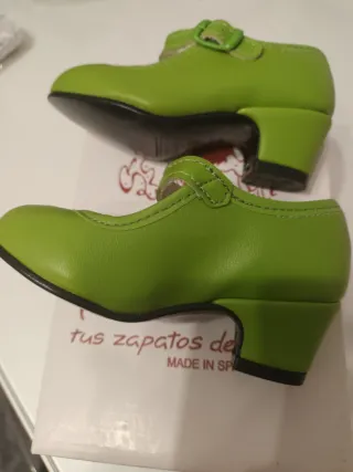 Zapatos de gitana pistacho para bebé niña