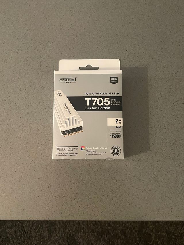Crucial T705 SSD 2TB Gen5 Edición Limitada