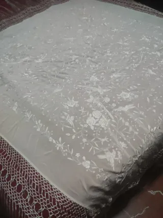 Mantón Manila Antiguo Bordado en Seda