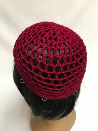 Mesh hat colore borgogna