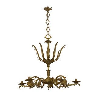 Lámpara de araña dorada de metal