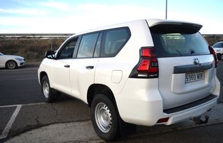 TOYOTA Land Cruiser D-4D GX