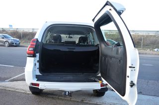 TOYOTA Land Cruiser D-4D GX