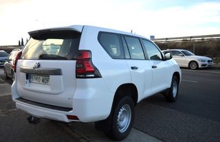 TOYOTA Land Cruiser D-4D GX