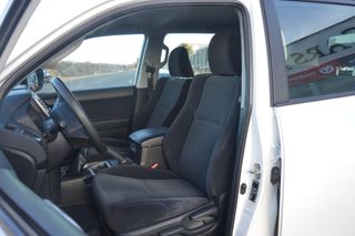 TOYOTA Land Cruiser D-4D GX