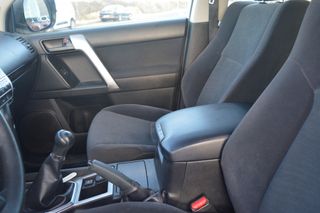 TOYOTA Land Cruiser D-4D GX