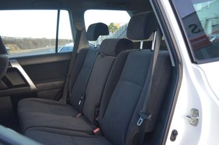 TOYOTA Land Cruiser D-4D GX