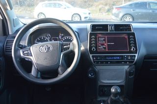 TOYOTA Land Cruiser D-4D GX