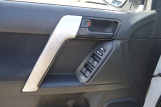 TOYOTA Land Cruiser D-4D GX