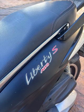 Piaggio Liberty 125 S Negra