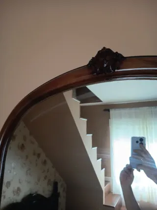 Espejo de madera para habitación..