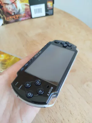 Nuova PSP Slim edizione God of War Chains of Olympus