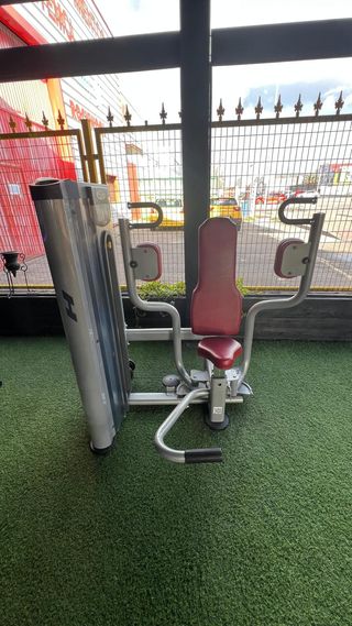 Máquina de gimnasio multifuncional