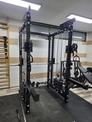 Máquina de gimnasio multifuncional