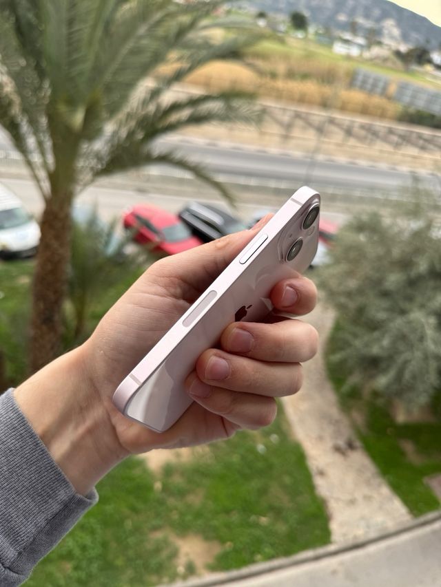 iPhone 13 Mini - 88% Batería