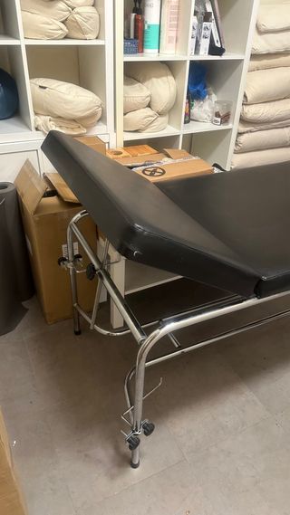 Camilla estetica pestañas + taburete madera