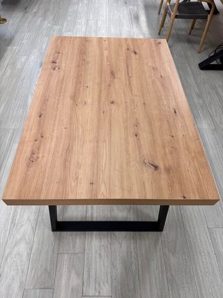 Mesa de madera con patas negras 120 x 80