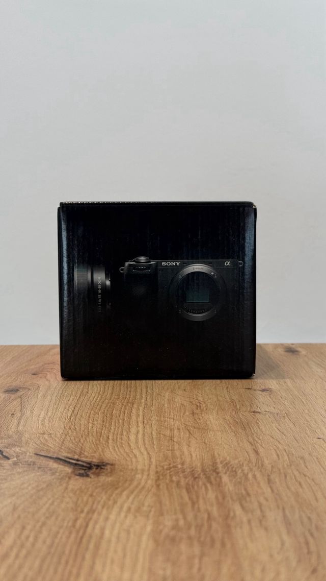 Kit Sony A6700 + Objetivo 16-50mm Lacrado