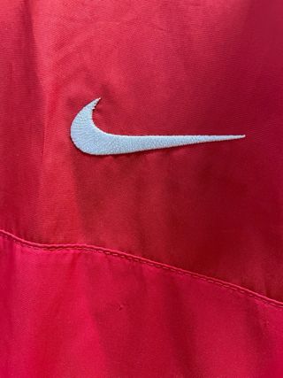 Chaqueta técnica Nike Roja y Blanca