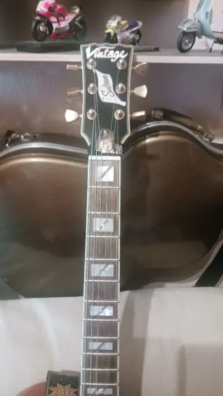 Guitarra Eléctrica Hollow Vintage Modelo Sultán