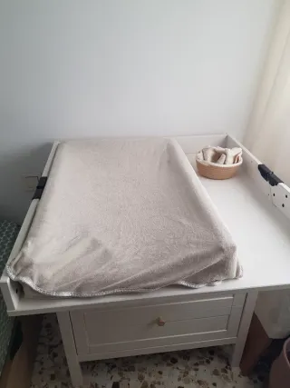 Comoda con cambiador de bebé