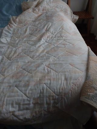 Ropa de cama pequeña: edredón y colcha