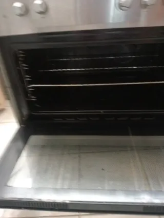 Cocina semi industrial 5 quemadores.