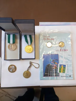 Lotto Medaglie, Chiave, Monete e Francobolli