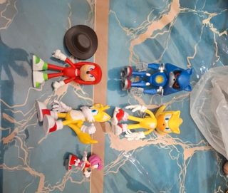 Personaggi Sonic: Knuckles, Tails, Amy, Metal Soni