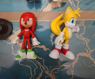 Personaggi Sonic: Knuckles, Tails, Amy, Metal Soni