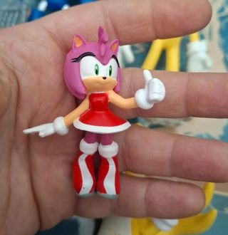 Personaggi Sonic: Knuckles, Tails, Amy, Metal Soni