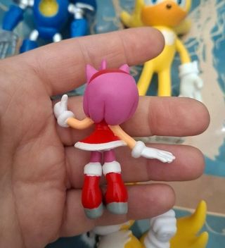 Personaggi Sonic: Knuckles, Tails, Amy, Metal Soni