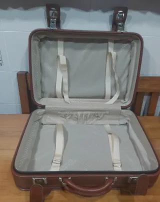 Maleta vintage marrón