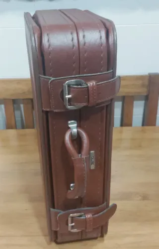 Maleta vintage marrón