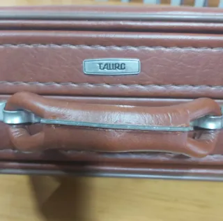 Maleta vintage marrón