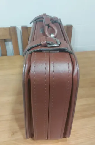 Maleta vintage marrón