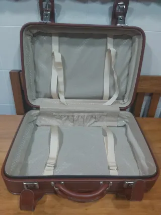 Maleta vintage marrón