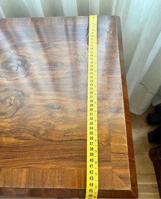 Mesa auxiliar antigua de madera