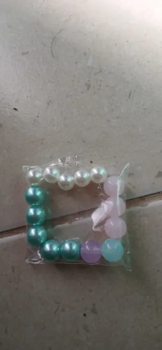 Pulseira feita à mão de missangas