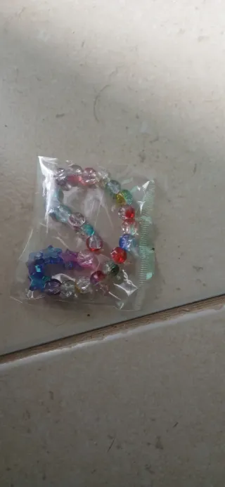 Pulseira feita à mão de missangas