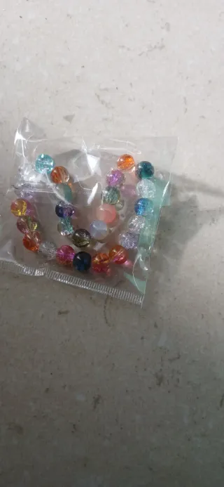 Pulseira feita à mão de missangas