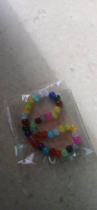 Pulseira feita à mão de missangas